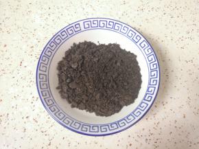 烤蛋糕片的时间里准备奶油奥利奥夹心，奥利奥饼干碾碎。