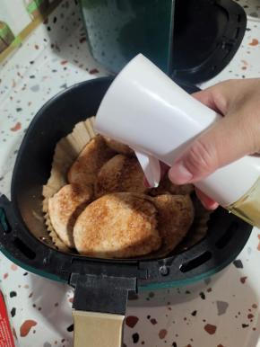 表面再喷少许油！