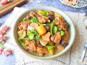 浓汁黄焖鸡，匠心熬制。