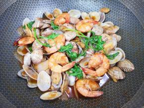 翻炒均匀出锅。