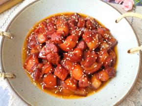 蜜汁红烧肉完成。