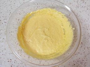 看一下这是打发好的黄油蛋糊。