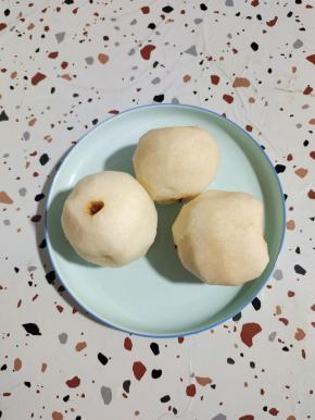 梨削皮，清洗干净！