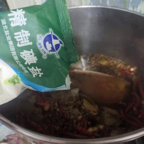 放入一大勺盐！