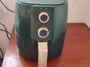 放入空气炸锅180度烤8分钟！