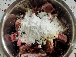 一勺胡椒粉，三勺玉米淀粉！