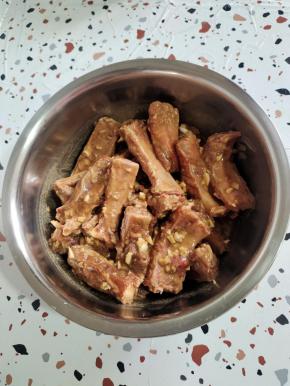 抓拌均匀腌制一个小时！！