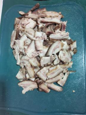 猪头肉切成薄片！