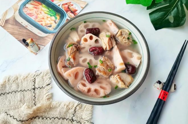 莲藕炖鸡