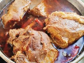 下午卤好的酱牛肉！