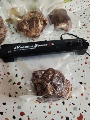 分袋装好或者抽抽真空包装，冰箱冷冻保存！吃的时候提前拿出来解冻，切片蘸料吃，凉拌都可以！