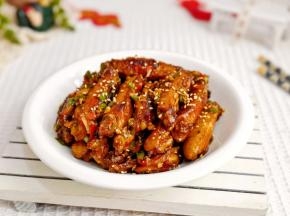 鸡翅这样做太赞了。