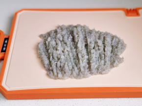剁成虾泥。