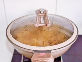 盖上盖子焖25分钟。