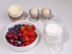 准备食材，水果洗净。