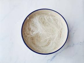 粉丝提前温水泡发，