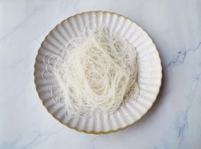 粉丝铺底，
