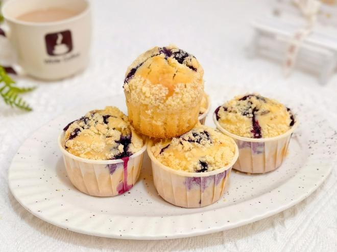酥粒蓝莓麦芬蛋糕