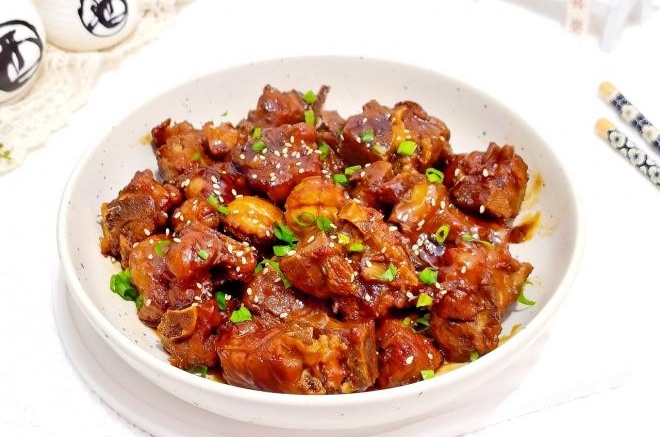 红烧仔排焖鲍鱼