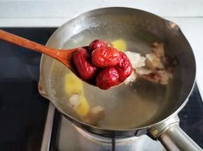 加入红枣，