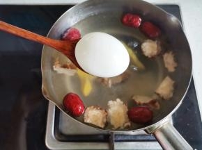 加入鸡蛋煮10分钟。