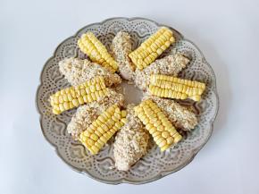 把玉米一起码上。