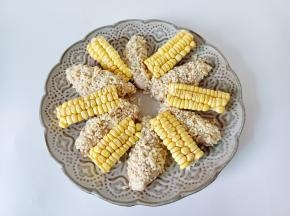 把玉米一起码上。