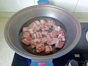 排骨冷水下锅