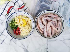 准备好所有食材。