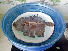 锅里水开，上锅蒸。