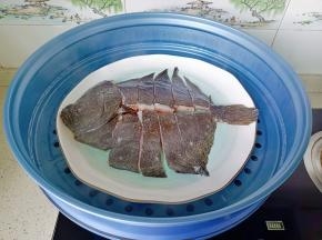 锅里水开，上锅蒸。