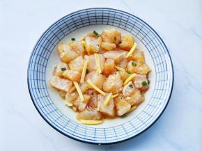 拌匀腌制30分钟。