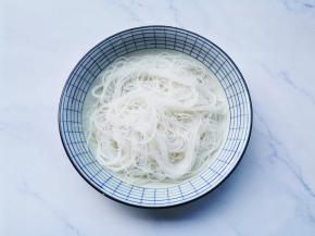粉丝铺底，