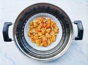 上锅中火蒸8分钟。