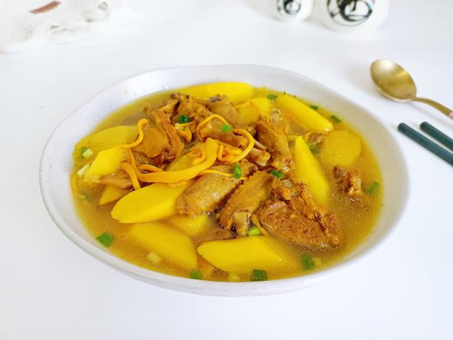 山药菌菇鸽子汤