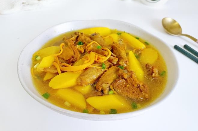 山药菌菇鸽子汤
