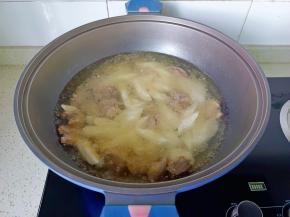 加入山药煮15分钟