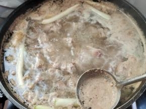 水开后，把表面浮末打起来！