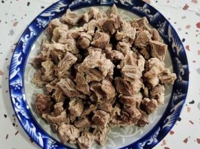 捞出清洗干净，控干水分备用！