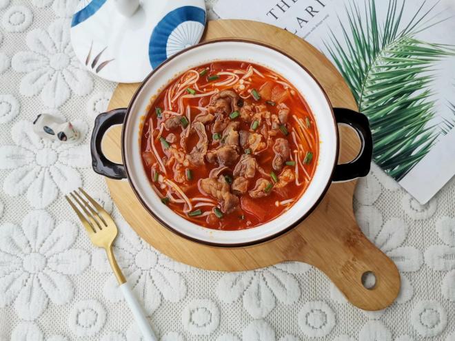 番茄金针菇肥牛卷