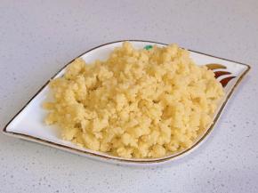 椰蓉馅：椰蓉+蛋液+黄油+糖。