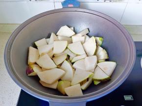 热锅热油下大头菜