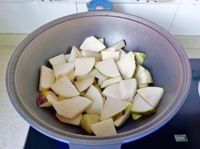 热锅热油下大头菜