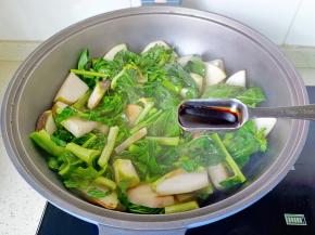 加生抽三勺，老抽一勺