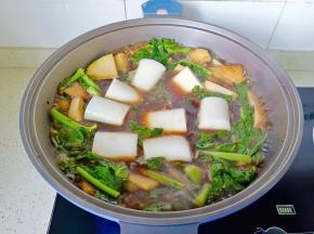 加入年糕炖煮半小时