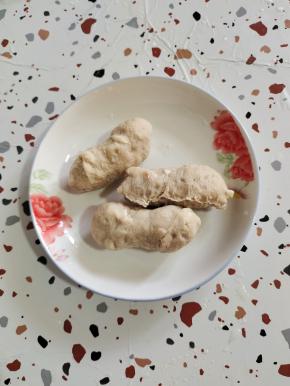 大宝同学从老家带回来的拳头母！