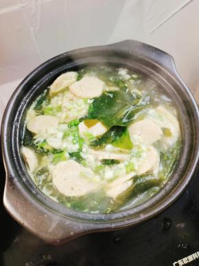 起锅前放入适量的葱花即可食用！