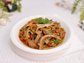 好吃到没朋友的凉拌肚丝。