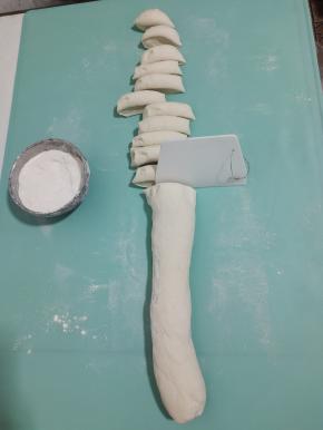 再切成大小均匀的小剂子！