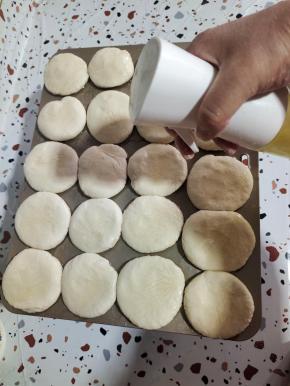 再在表面喷一层油！